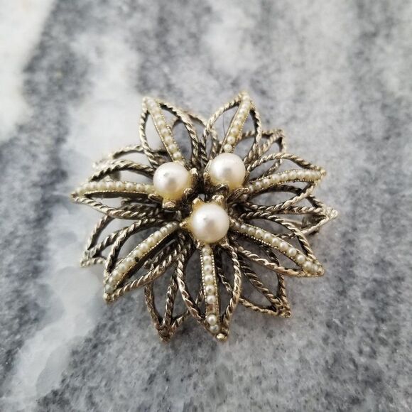 Vintage Blooming Flower Brooch with Faux Pearls, Unsigned Estate - Picture 1 of 5